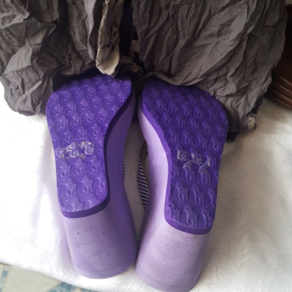😎 Polo Purple Sandals Size 6? Tag wore off - Picture 2 of 3